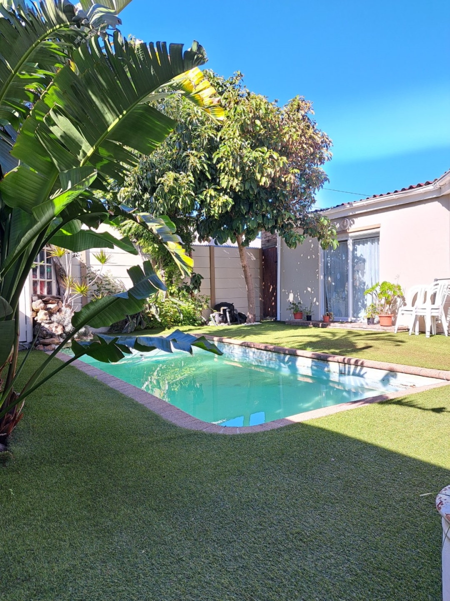 4 Bedroom Property for Sale in Lansdowne Western Cape